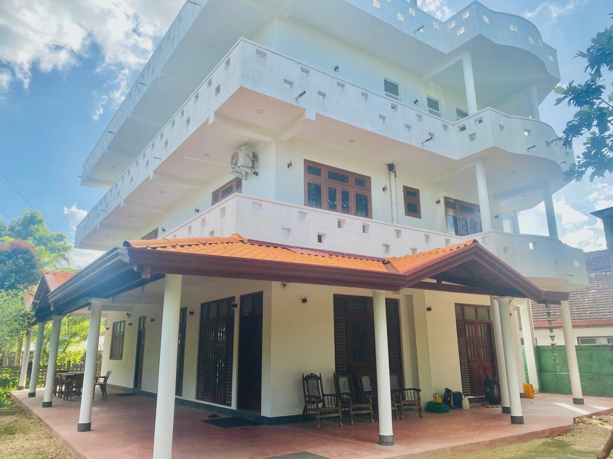 Horizon Guest House Мириса Екстериор снимка