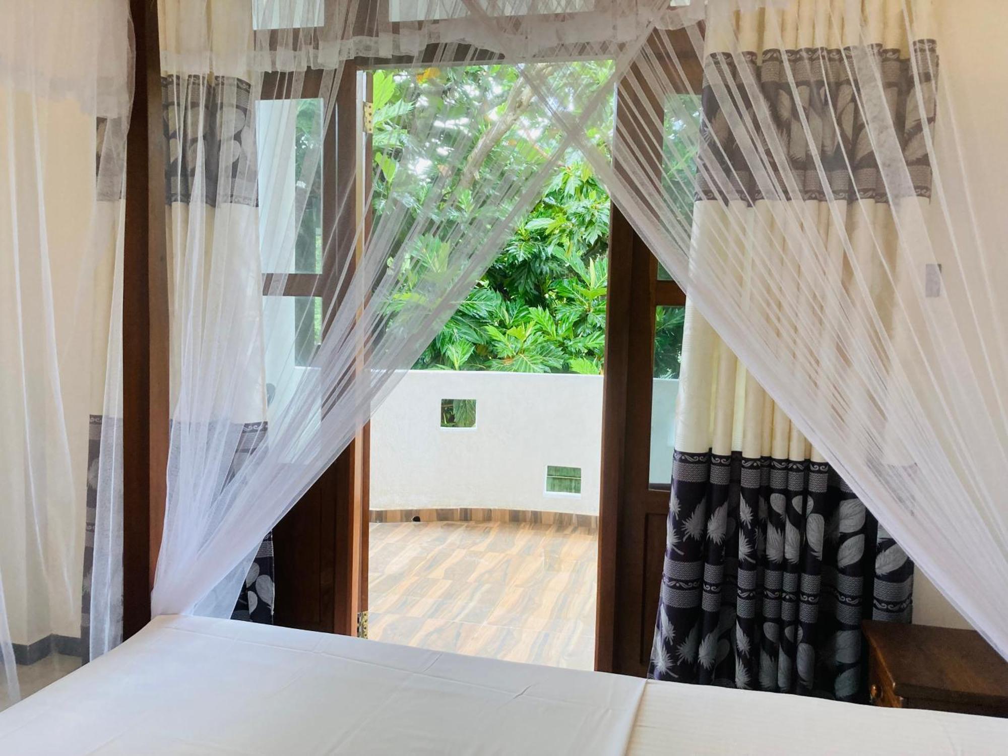 Horizon Guest House Мириса Екстериор снимка